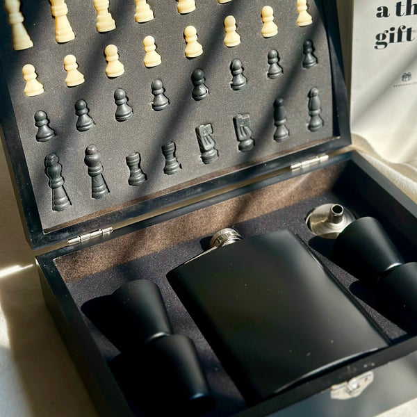 Chess & Flask Set Personalized - Black