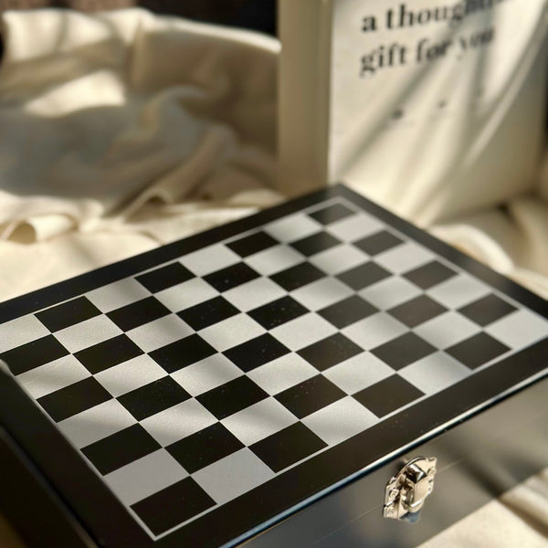 Chess & Flask Set Personalized - Black